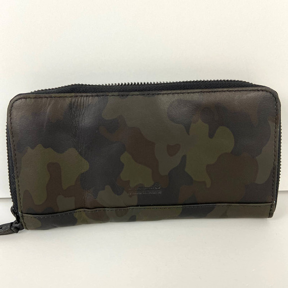 Timberland Women's Leather RFID Flap Wallet Clutch Organizer Olive Camo - Picture 2 of 5